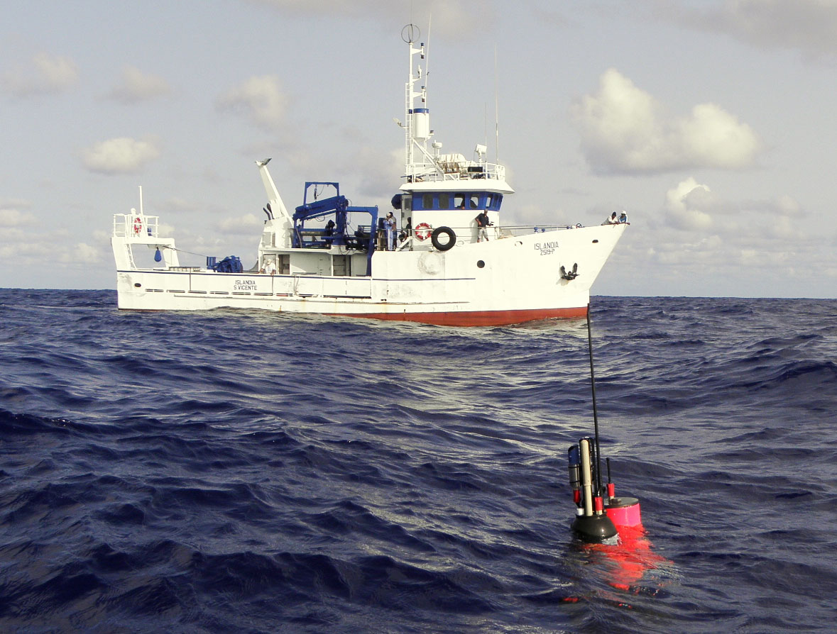 Forschungsschiff Islandia bei der Erprobung eines profilierenden CO2-Floats 
